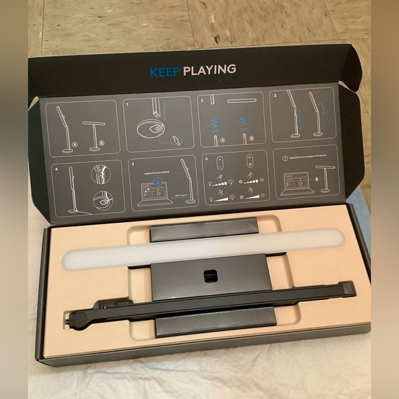 Logitech Litra Beam Premium LED Streaming Key Light with TrueSoft NEW Op…​ - Picture 2 of 8